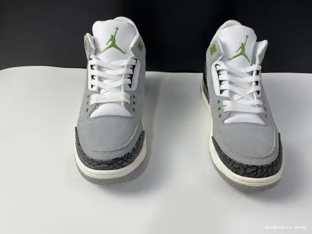 3 136064-006 Chlorophyll Air Retro Jordan 0601